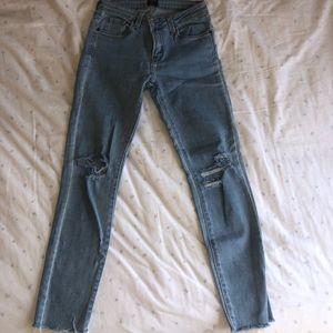 Light wash skinny jeans